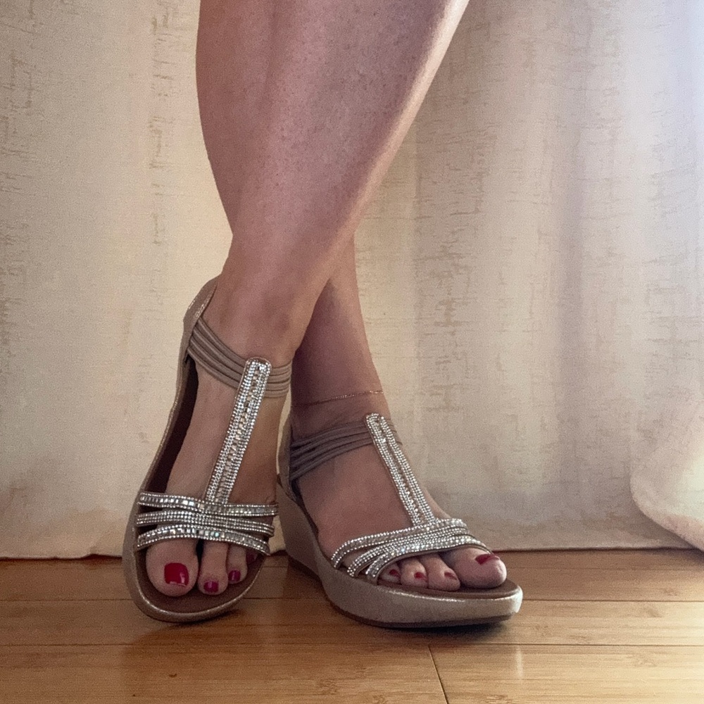Kelly & Katie Gold Wedge Sandals with Rhinestones 9.5 dressy comfortable - Picture 4 of 5